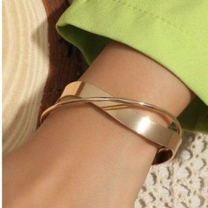 18K Gold Plated or Silver Twist  Bracelet